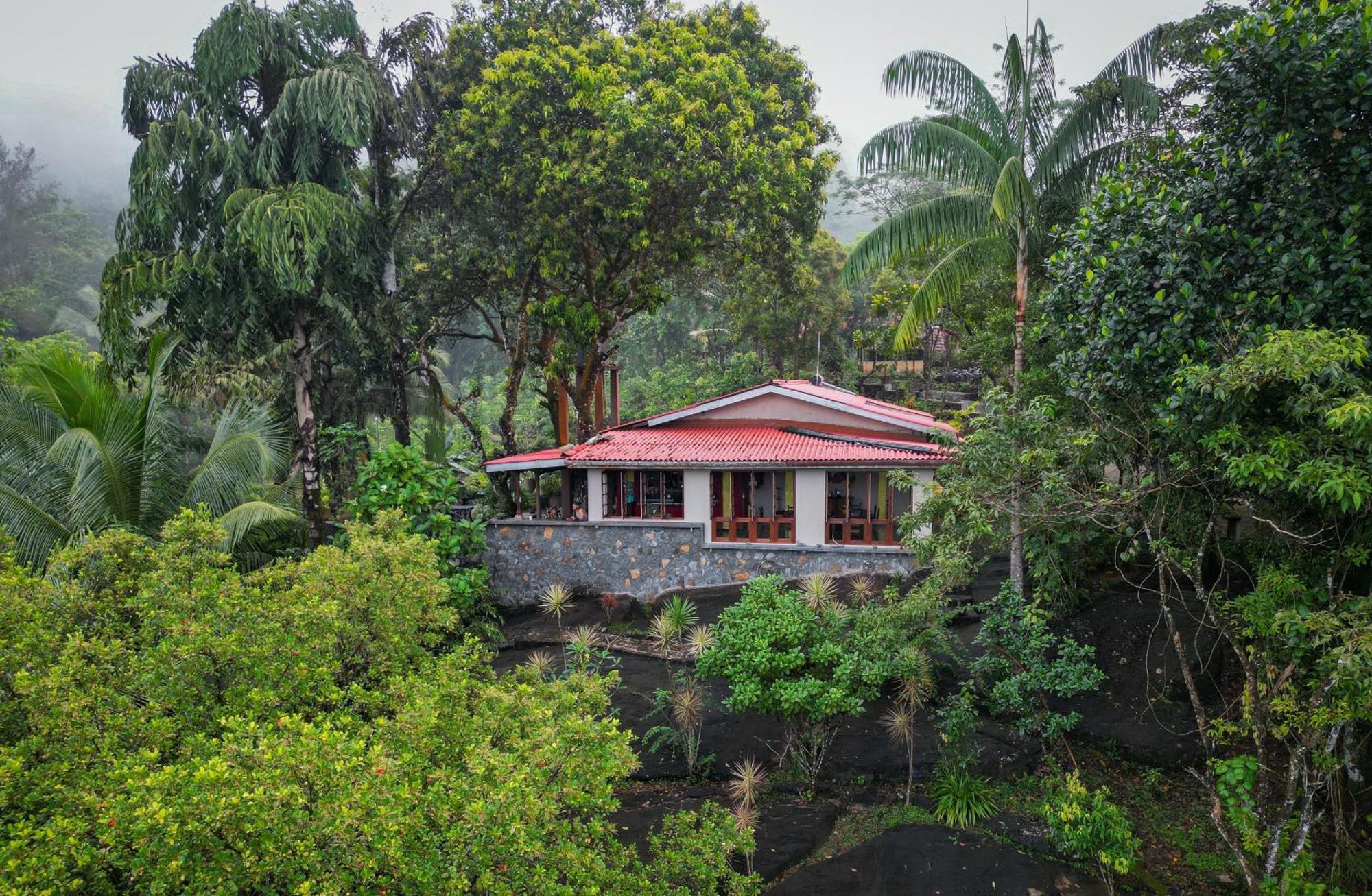 Singharaja Garden Agro Eco Lodge Pelawatta  Exterior photo